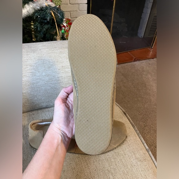 Toms tan fur lined slip on flats - Picture 4 of 5